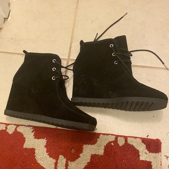 Michael Kors heeled sneakers - Picture 2 of 5